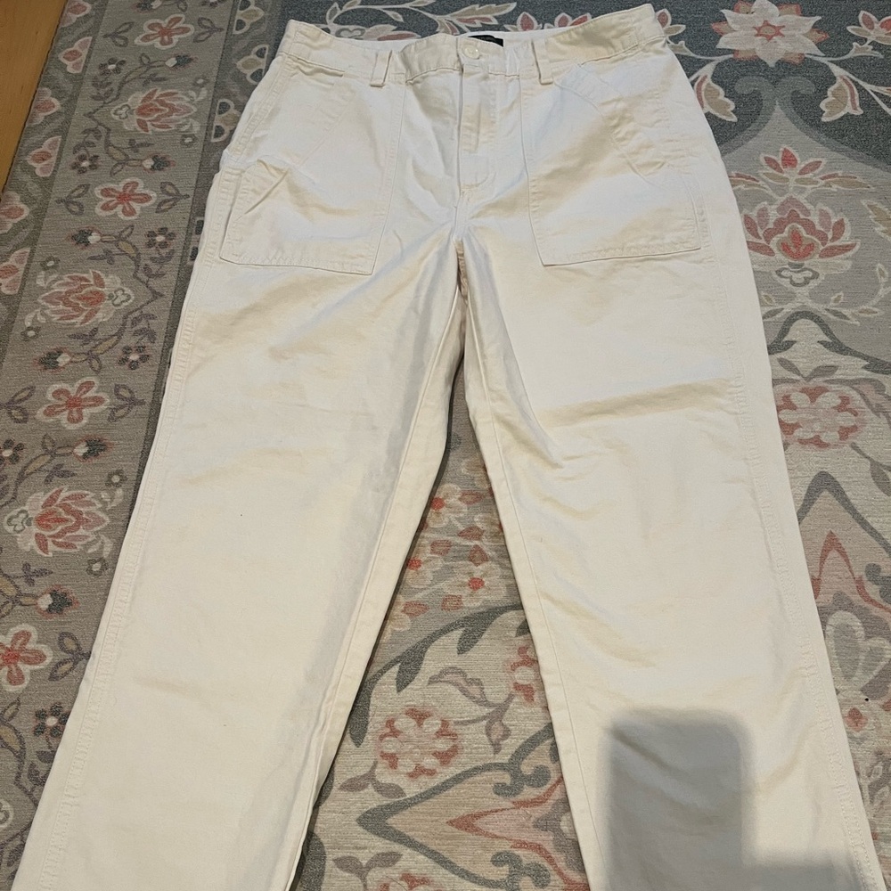 Banana Republic women’s size 8 Cream Pants with front cargo style pockets